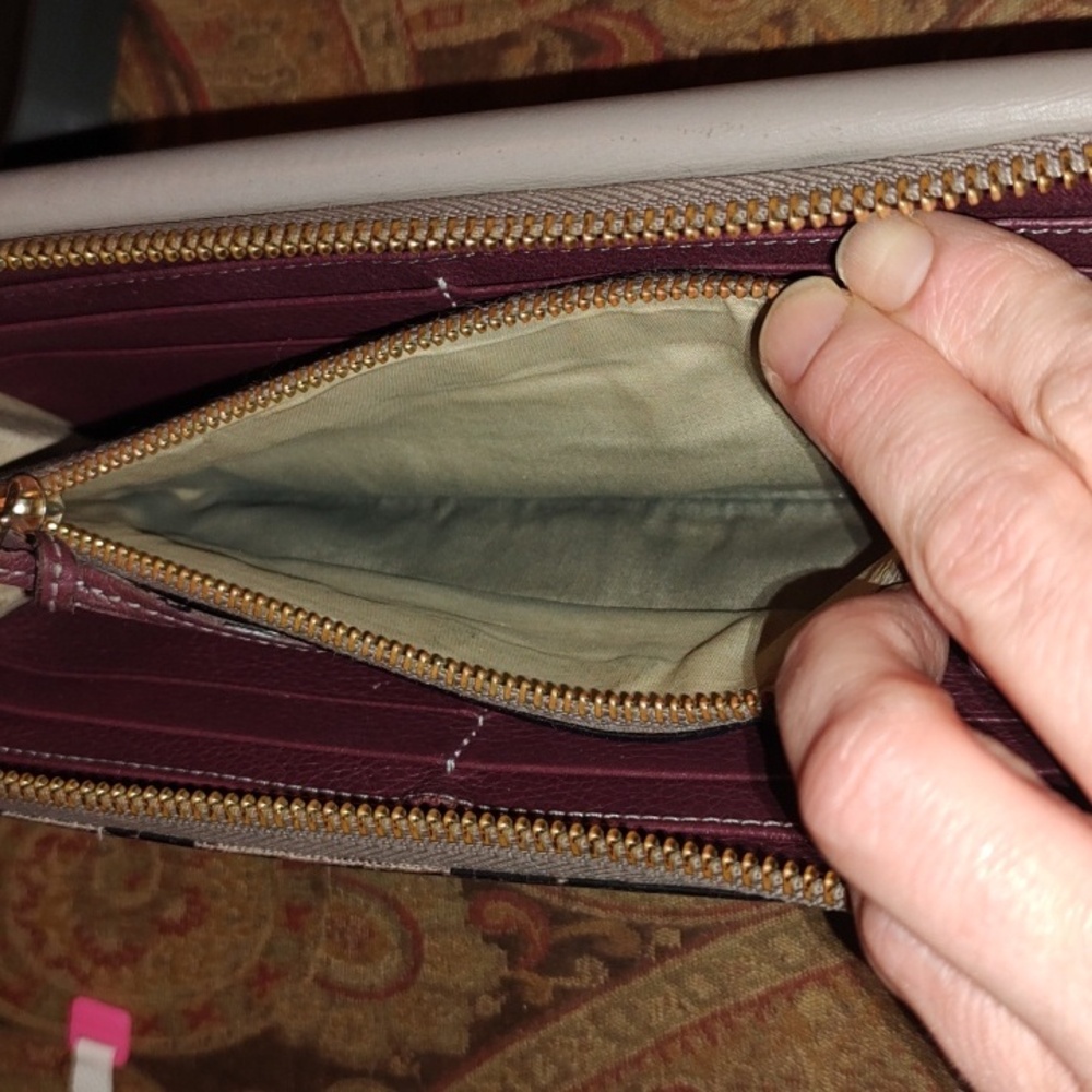 Chloe Multicolor leather long wallet $313 retail. GUC. - Picture 6 of 15